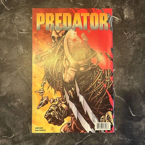 Marvel Comics bundle: Black Panther & Ms Marvel with Predator/Alien - Picture 3 of 9
